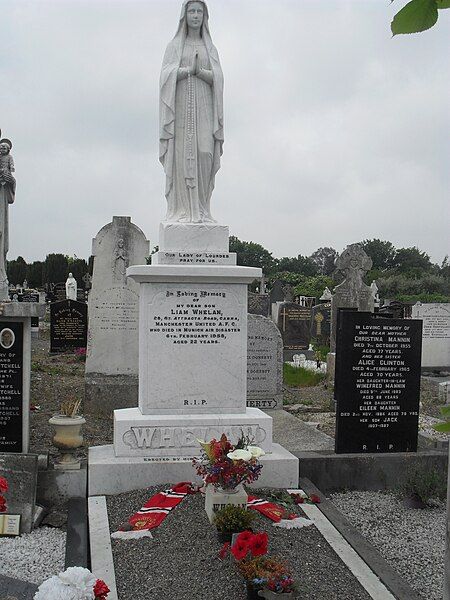 File:Liam Whelan tombstone.jpg