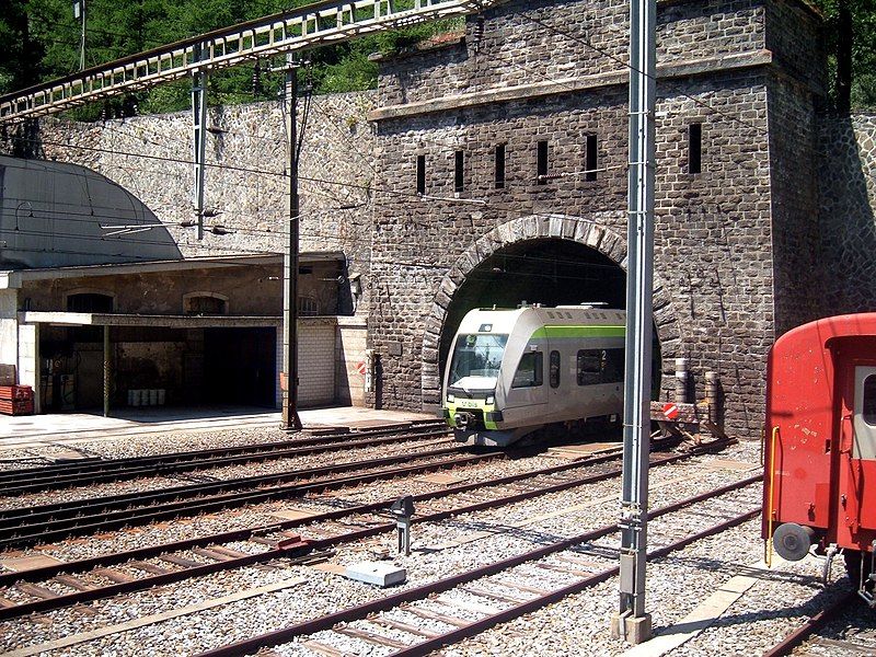 File:Lotschberg Tunnel.jpg