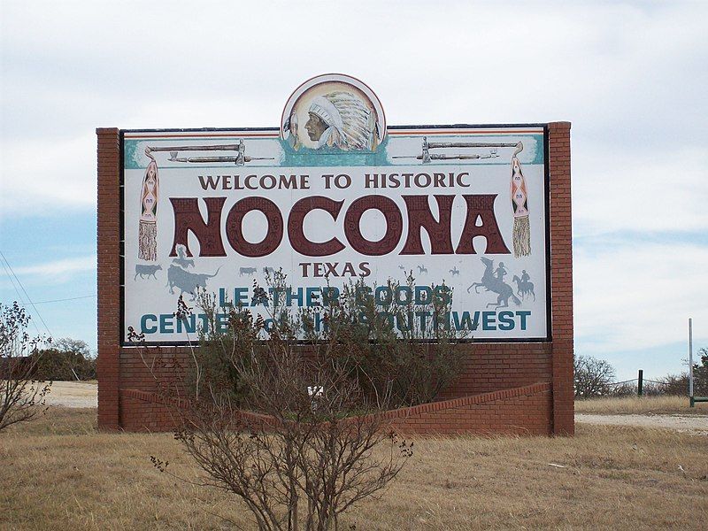 File:Nocona welcome sign.JPG