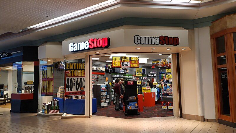 File:Pburg-mall-closing-gamestop.jpg