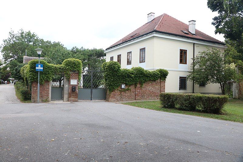 File:Pfarrhaus Hennersdorf.jpg