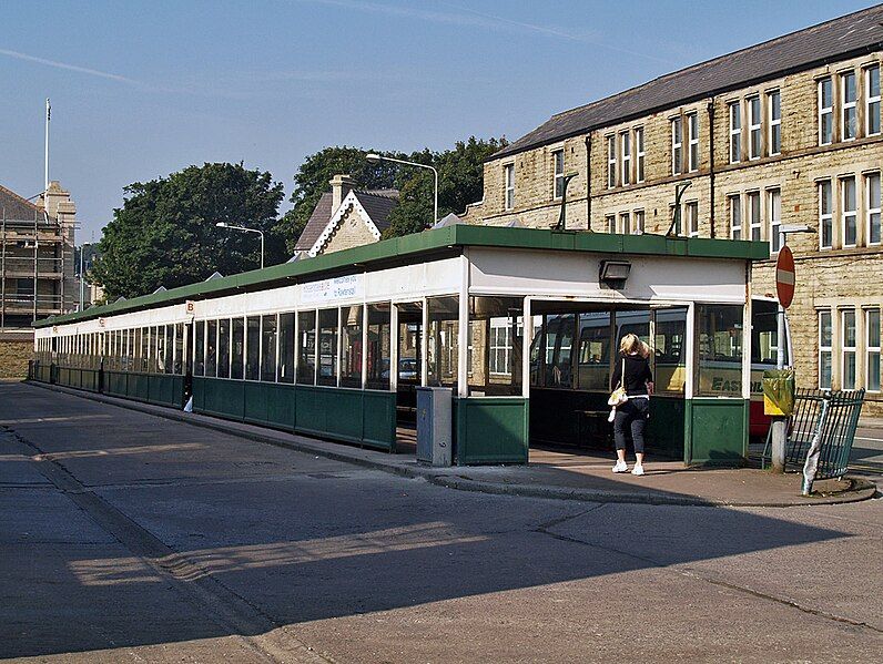 File:Rawtenstallbusstation 001.jpg