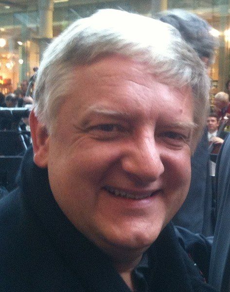 File:Simon Russell Beale.jpg