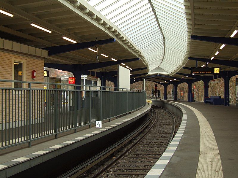 File:U-Bahnhof Olympia-Stadion (2011).JPG