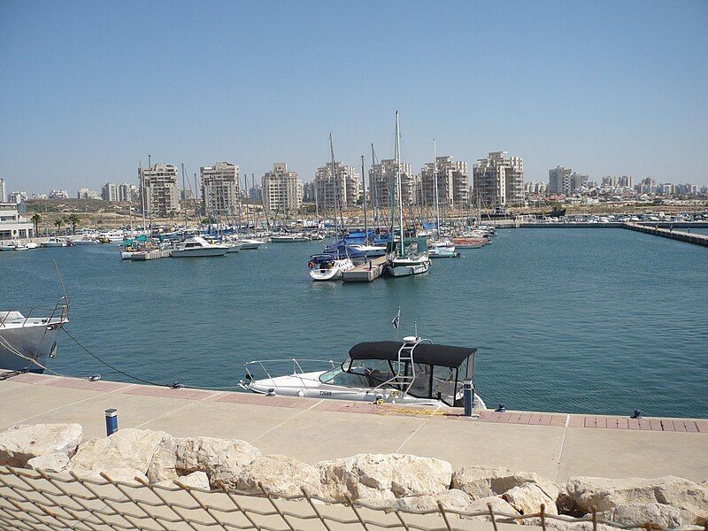 File:Ashdod marina.JPG