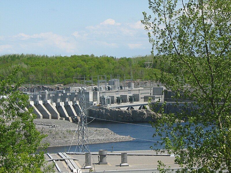 File:Centrale du Rocher-de-Grand-Mère.jpg