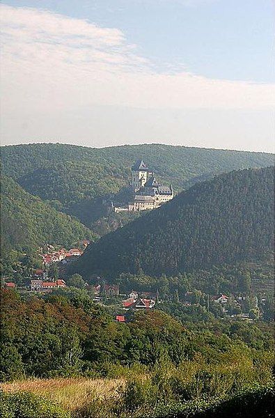 File:Karlstejn8200619.jpg