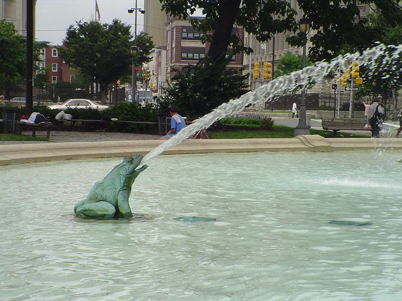 File:LoganCircle Fountain-North.JPG