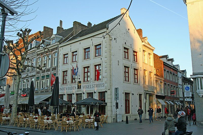 File:Maastricht Limburg (2391858821).jpg