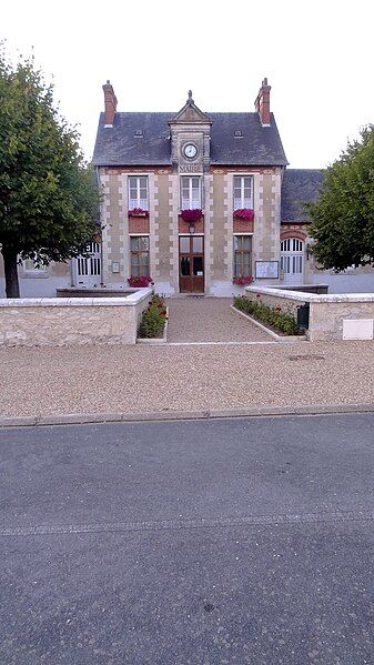 File:Mairie d'Averdon.jpg