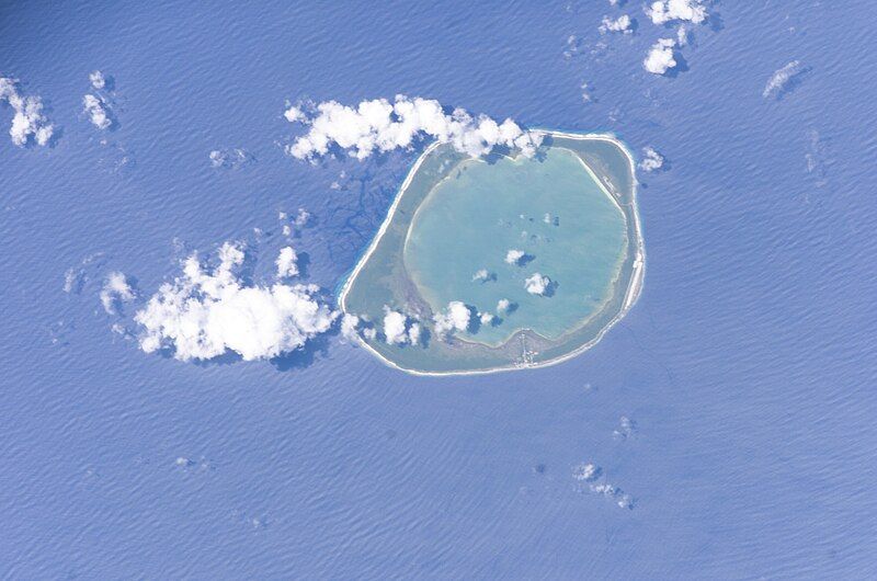 File:Niau Atoll (ISS012-E-7340).jpg