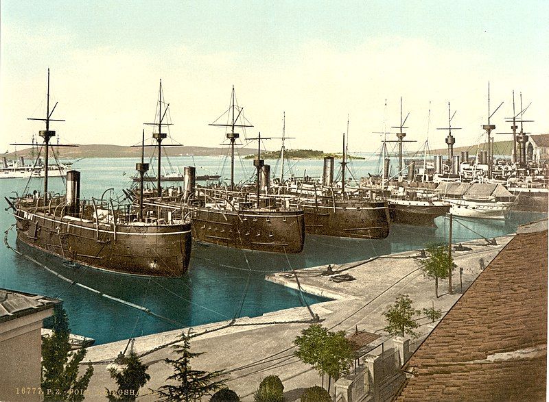 File:Pula naval yard.jpg