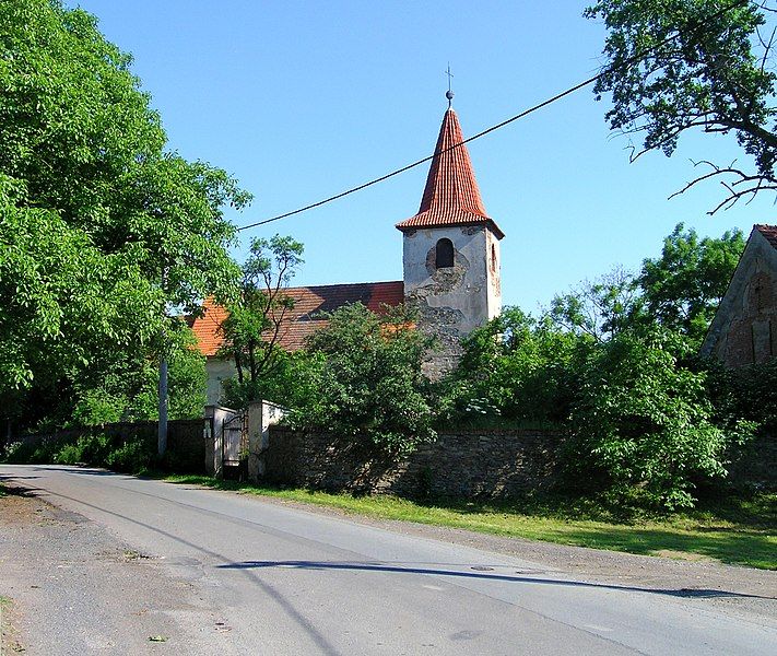 File:Radějovice, Olešky, Church.jpg