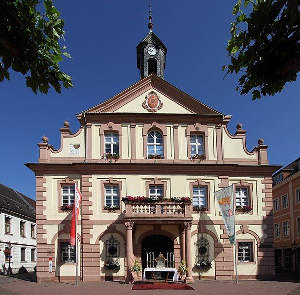 File:Rastatt-Rathaus-04-2018-gje.jpg