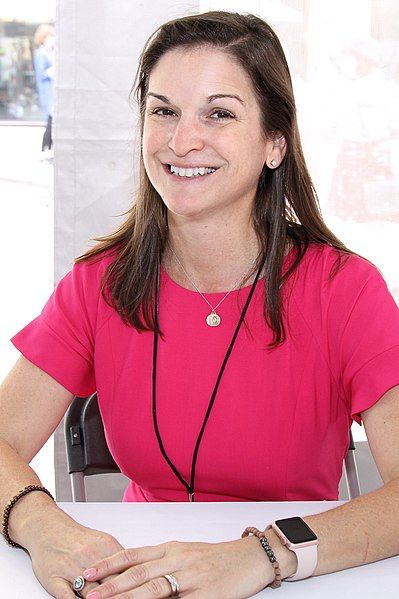 File:Sarah Dessen 2017.jpg