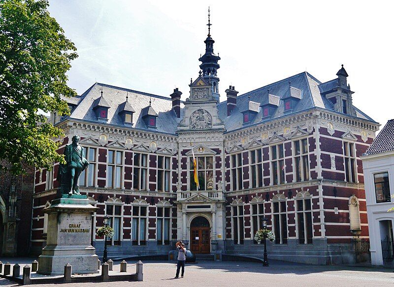 File:Utrecht Academiegebouw.jpg