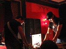 Yellow Swans performing in Montreal, 2005; Gabriel Mindel Saloman (left) and Pete Swanson (right)