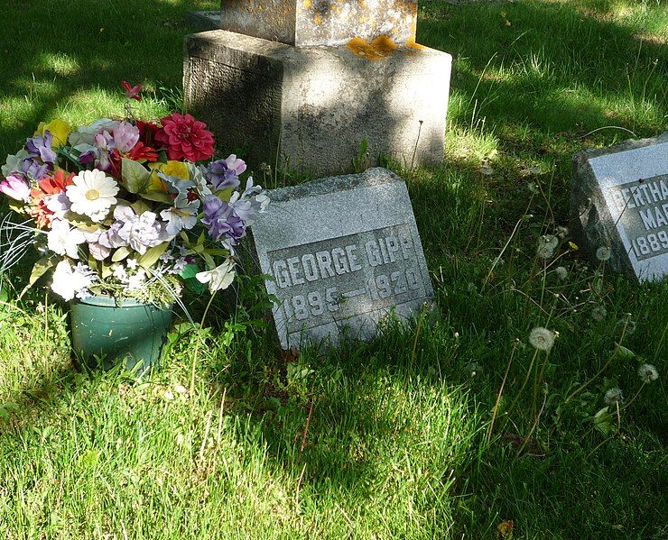 File:2009-0617-GeorgeGippGravestone.jpg