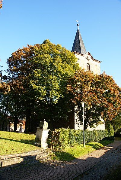 File:Dorfkirche Welbsleben.JPG