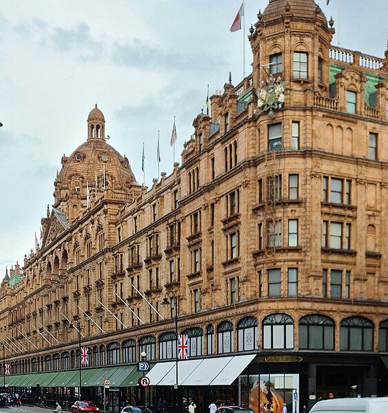 File:Harrods London (1).jpg