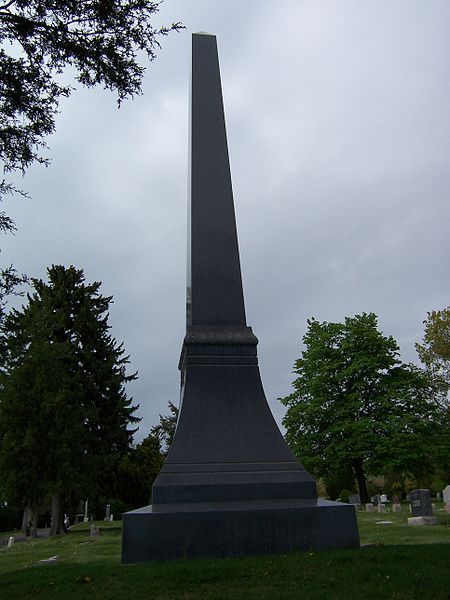 File:HeberJGrantMonument.jpg