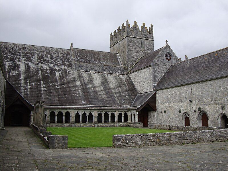 File:HolyCrossAbbey.JPG