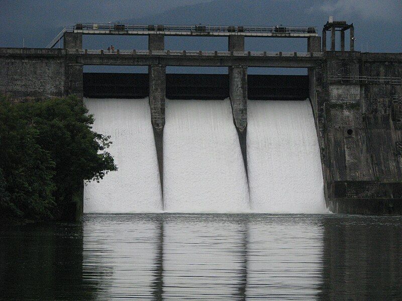 File:Kanjirapuzha dam 2.JPG