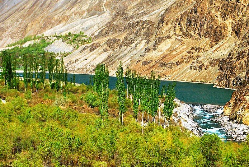 File:Khalti-lake....., pakistan.jpg