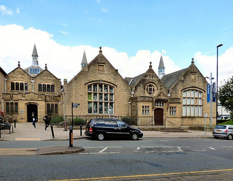 File:Library, Rochdale.jpg