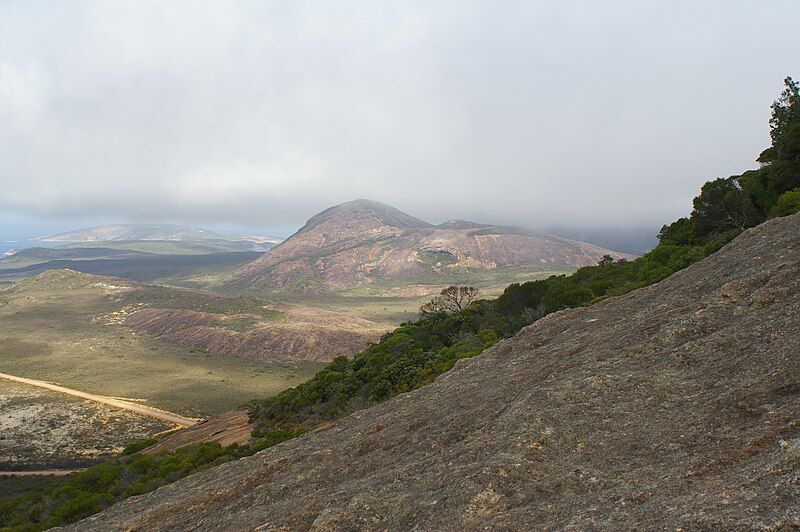 File:Mount Le Grande.jpg