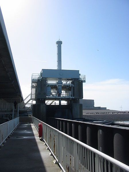 File:Oosterscheldekering, detail, Netherlands.JPG