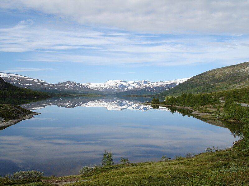 File:Ovre Sjodalsvatnet.JPG