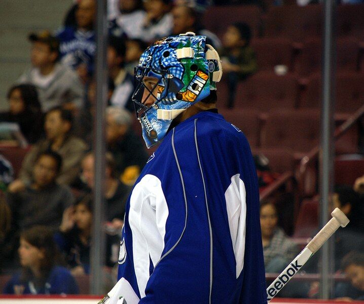 File:Roberto Luongo 2008.jpg