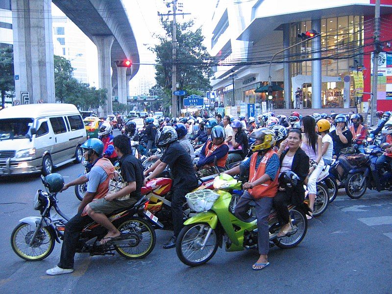 File:Scooters Bangkok Nana.jpg