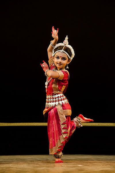 File:Shrinika performing.jpg