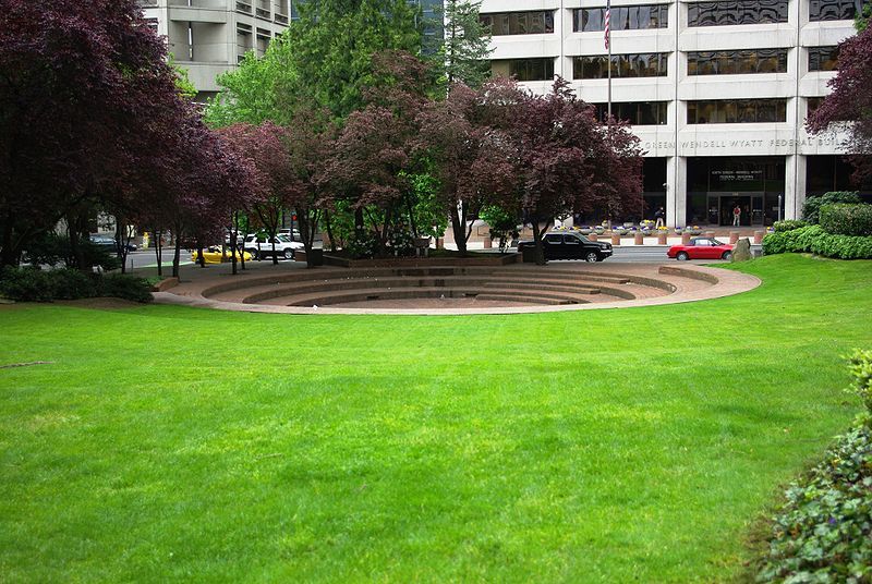 File:Terry Schrunk Plaza.JPG