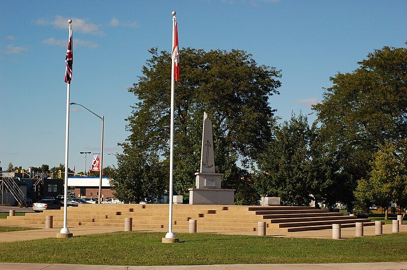 File:Trenton Cenotaph.JPG