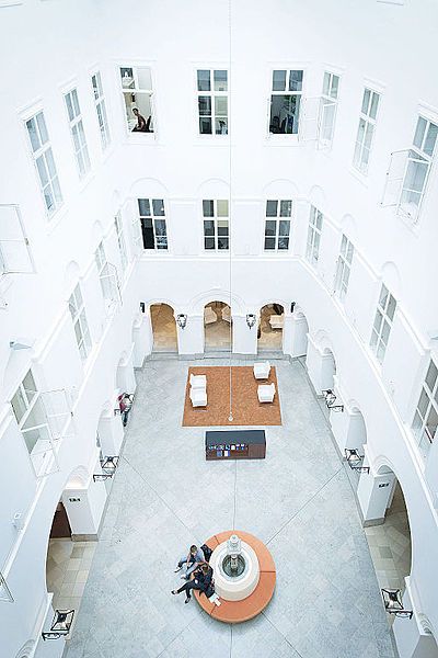 File:Webster Vienna Atrium.jpg