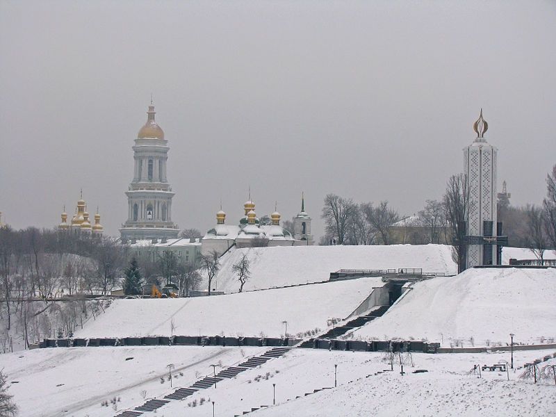 File:Парк «Слава» взимку.jpg