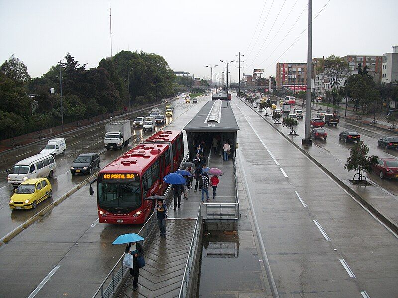 File:BOG Transmilenio UNAL.JPG