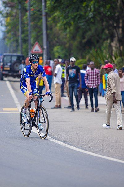 File:Bicycle in Musanze.jpg