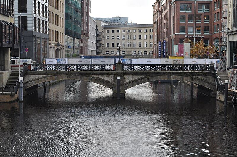 File:Bleichenbrücke (Hamburg-Neustadt).ajb.jpg