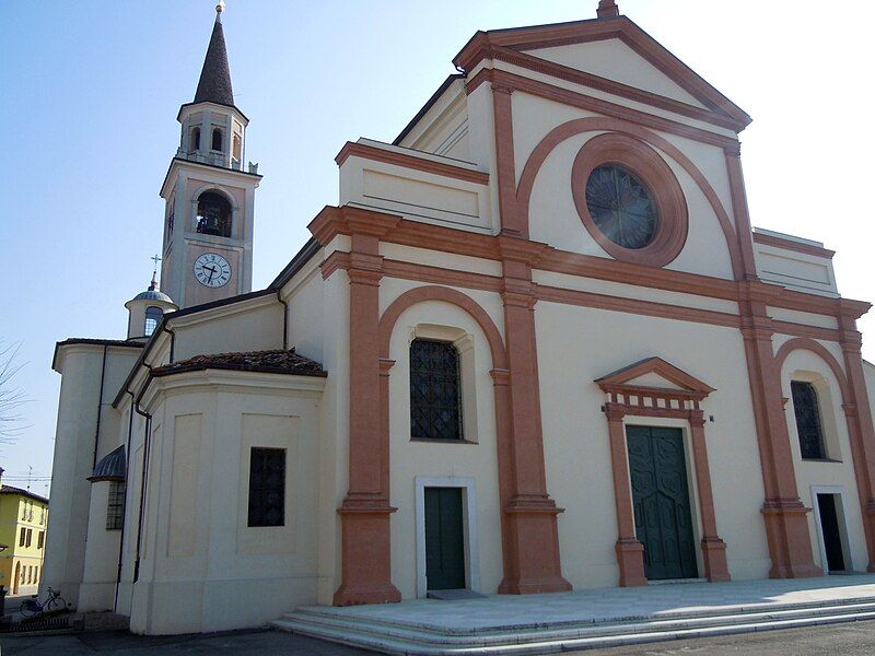 File:Bozzolo-Chiesa S. Pietro.jpg