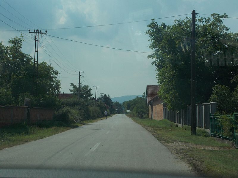 File:Crkvica Leskovac.jpg