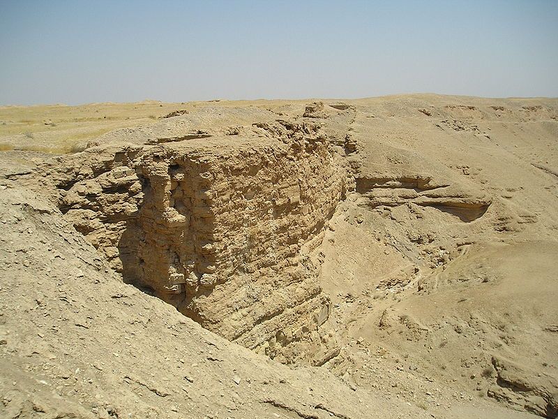 File:DuraEuropos-WadiSouth.jpg