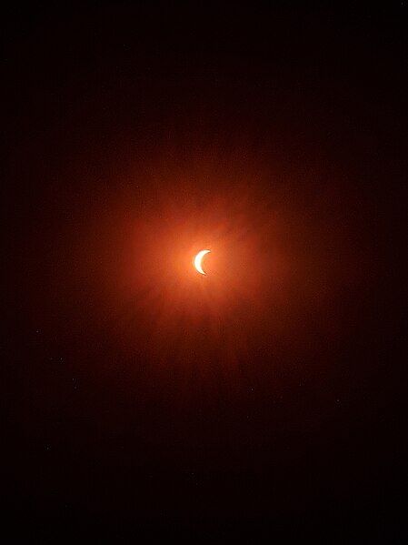 File:Eclipse 14dic20 Santiago.jpg