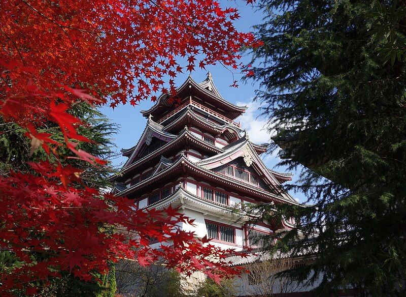 File:Fushimi-Momoyama-Castle-autumn-Luka-Peternel.jpg