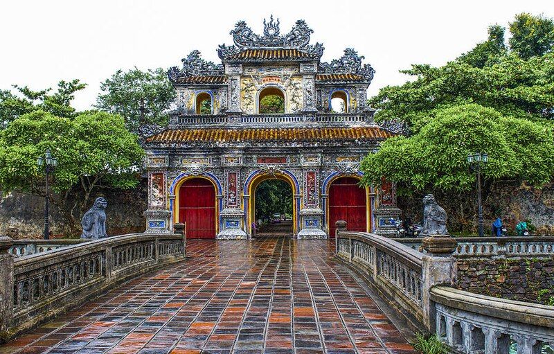 File:Hien-nhon-gate-citadel-huevietnam-venetia-featherstone-witty.jpg