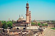 The Asfi Mosque of the Bara Imambara complex in Lucknow (c. 1780)[299]