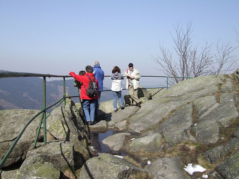 File:KaesteklippenPlatform.JPG